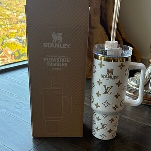 Stanley tumbler water bottle brand new